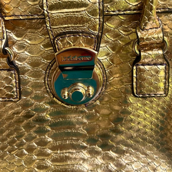 NWOT- Liz Claiborne Chic Gold Croc-Embossed Satchel - Picture 2 of 4